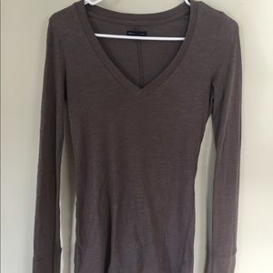American Eagle long sleeve v-neck